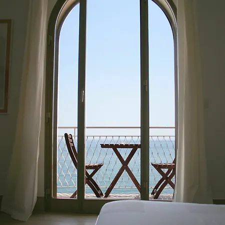 Mediterraneo בית הארחה