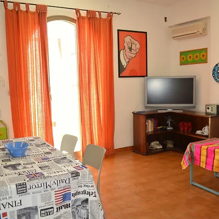 בית הארחה Mediterraneo גיארדיני נאקסוס