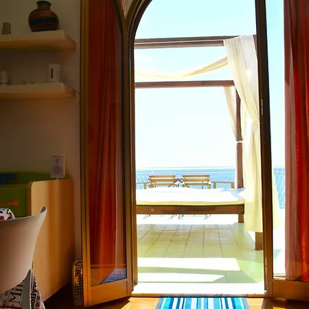 בית הארחה Mediterraneo גיארדיני נאקסוס