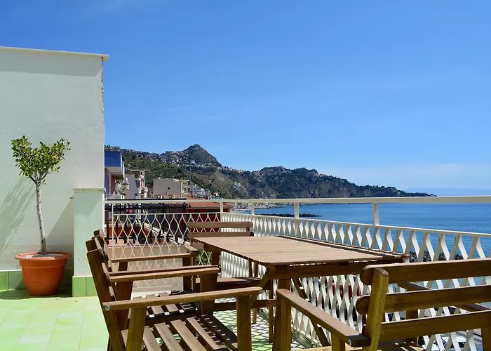 Mediterraneo 지아르디니낙소스